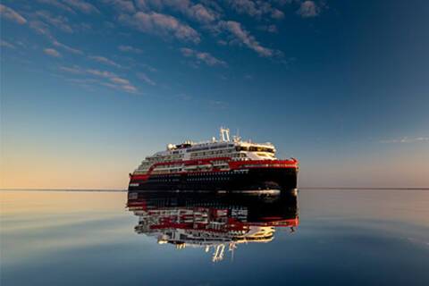 MS Roald Amundsen, Hurtigruten